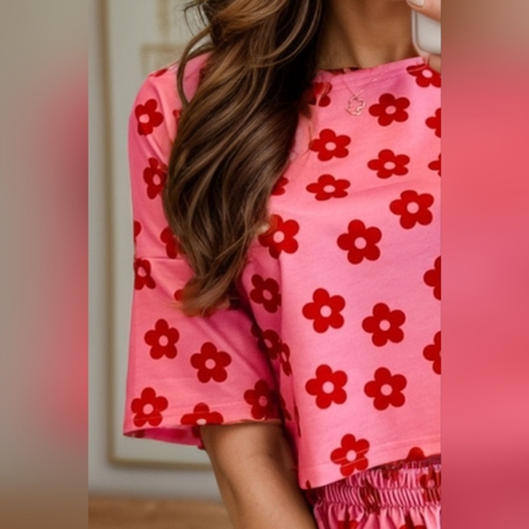 Flower Round Neck Top and Shorts Lounge Set. Hit The Like ♡ Button For SALE!! - Picture 2 of 4